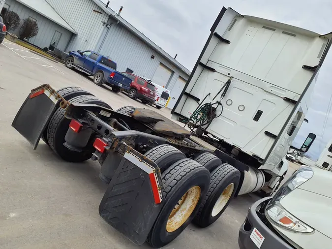 2019 NAVISTAR INTERNATIONAL LT625 SLPR CAB