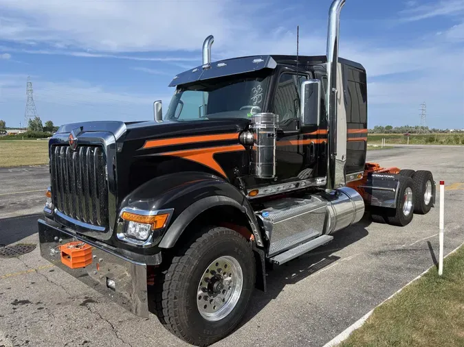 2027 International HX520 SLEEPER2b658d4993aed369855cfcfc0f8bdb23