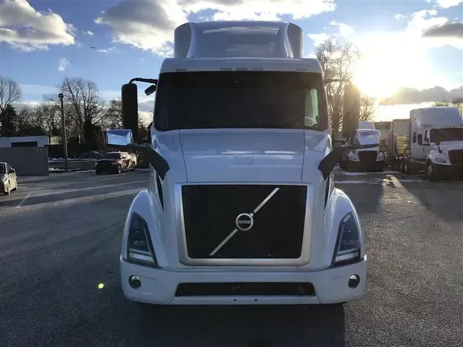 2019 VOLVO VNL640