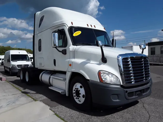 2019 FREIGHTLINER/MERCEDES CASCADIA 125