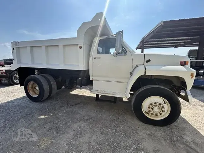 1991 FORD F800