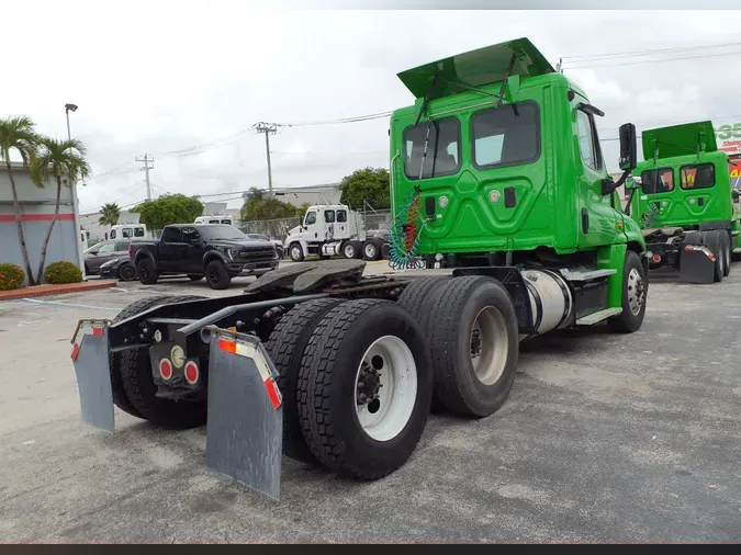 2016 FREIGHTLINER/MERCEDES CASCADIA 125