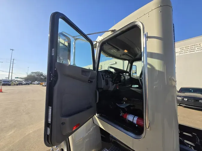 2018 Peterbilt 337