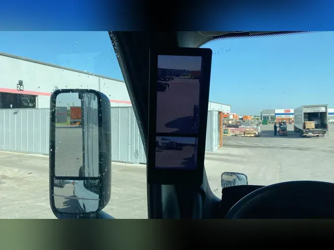 2022 Freightliner Cascadia 126