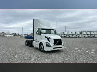 2018 Volvo VNL300