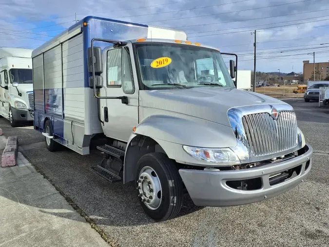 2019 NAVISTAR INTERNATIONAL 4300LP (4X2)