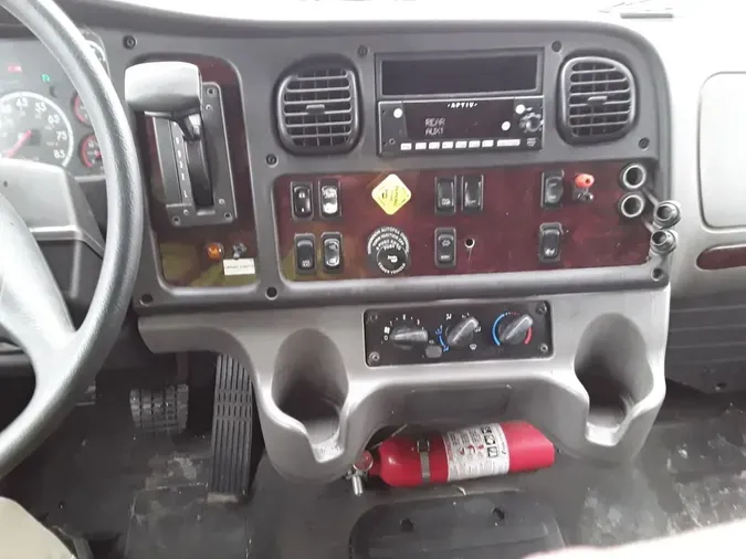 2016 FREIGHTLINER M2 106