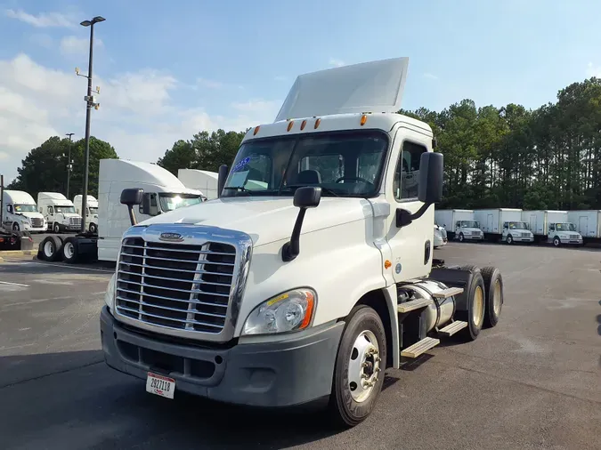 2015 FREIGHTLINER/MERCEDES CASCADIA 125