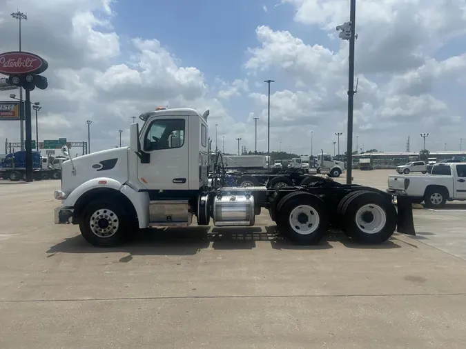 2020 Peterbilt 567