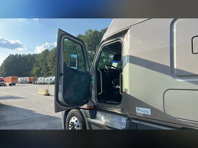 2025 Freightliner Cascadia 1262b8297d4803c0855fba641d8a1c659a8