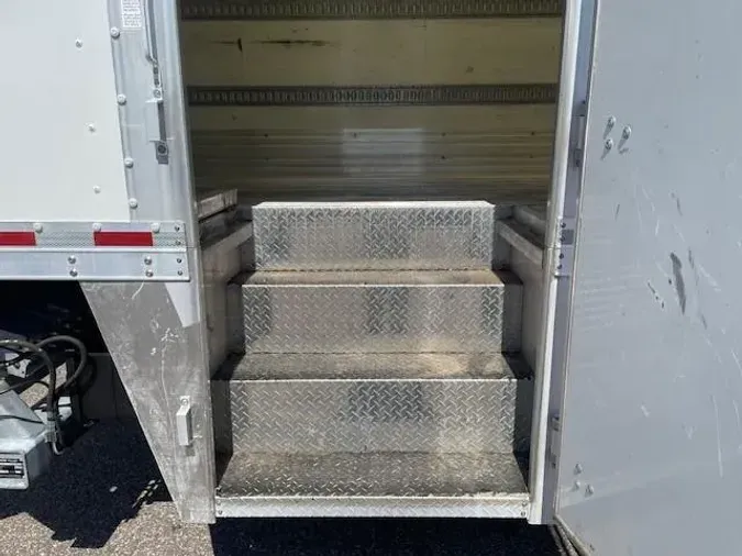 2020 Peterbilt 337