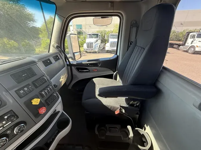 2023 Peterbilt 579