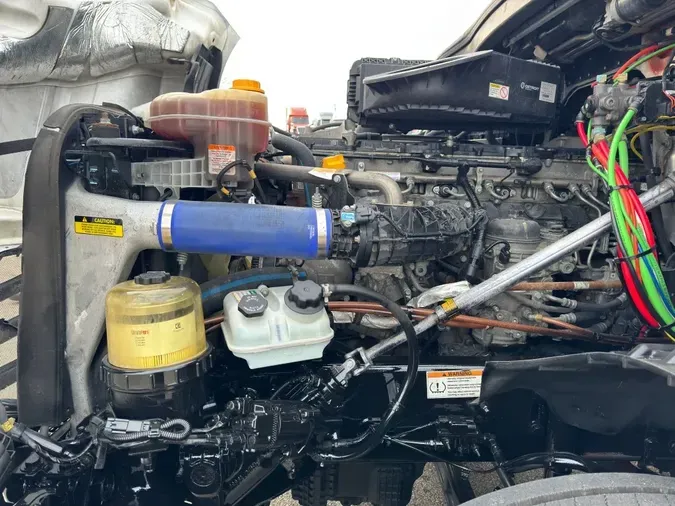 2022 FREIGHTLINER Cascadia 126