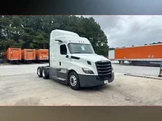 2020 Freightliner Cascadia 126