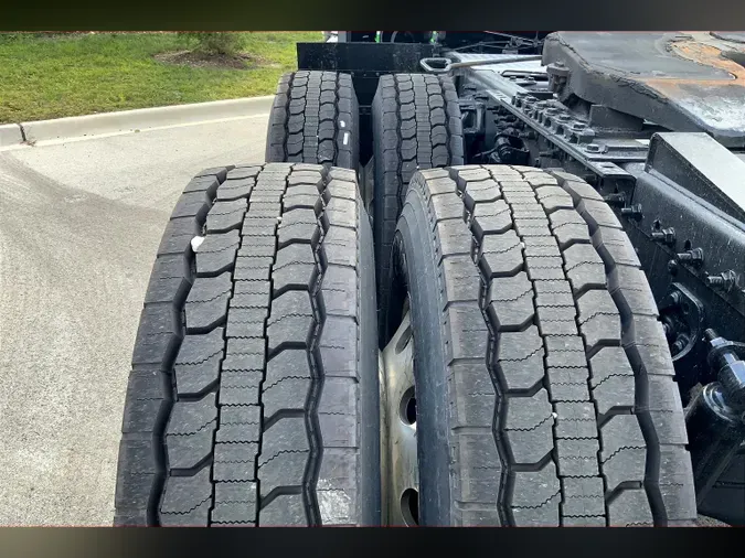 2022 INT LT625 6x4