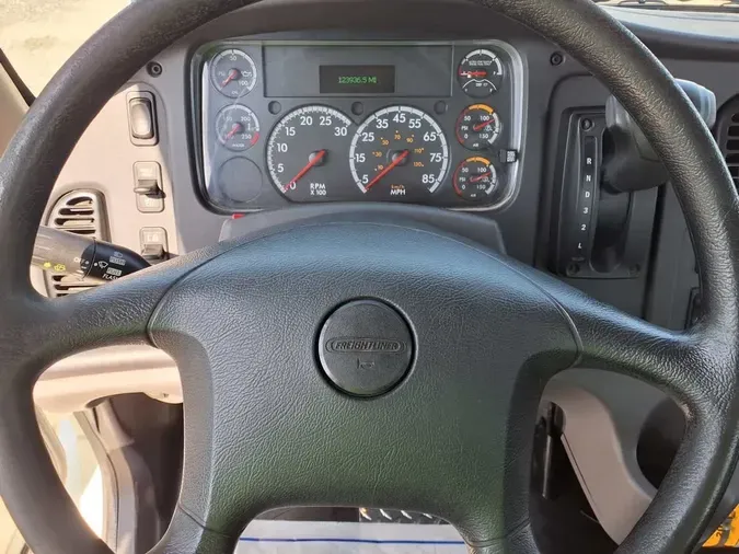 2019 FREIGHTLINER/MERCEDES M2 106