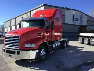 2014 MACK CXU613