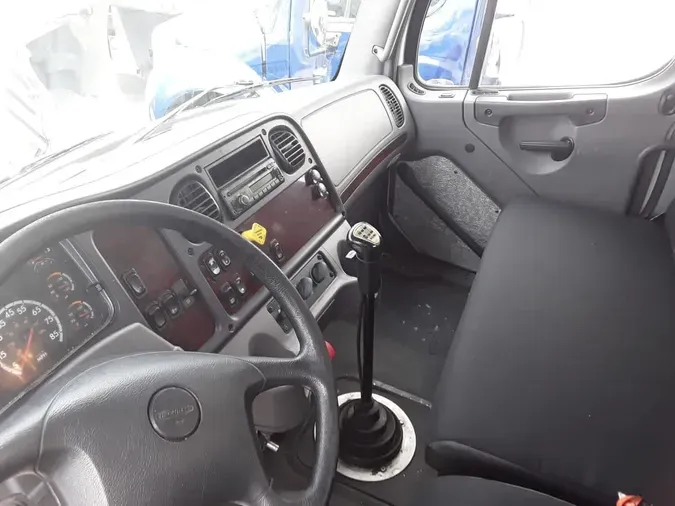 2017 FREIGHTLINER/MERCEDES M2 106