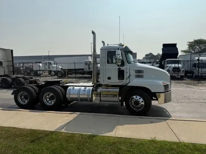  MACK AN64T