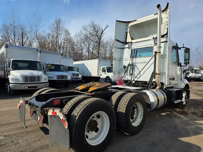 2019 VOLVO VNL64T-300