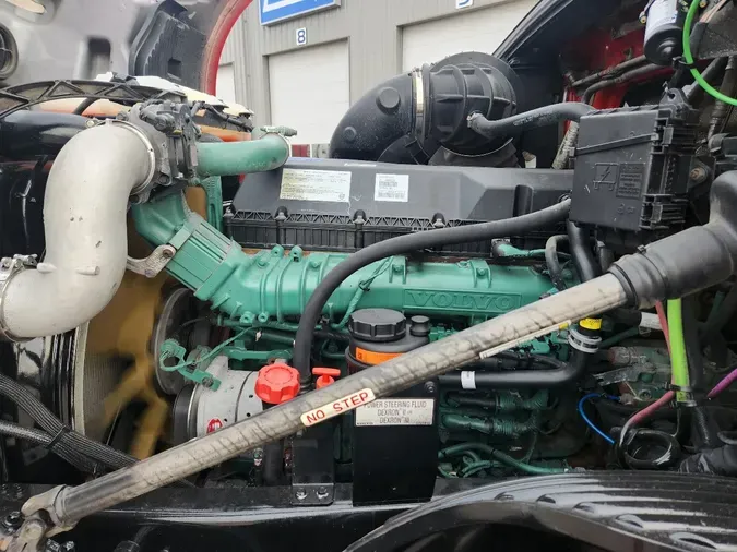 2019 VOLVO VNL64T7402b9c9f48f96f3920fdb461484f119830