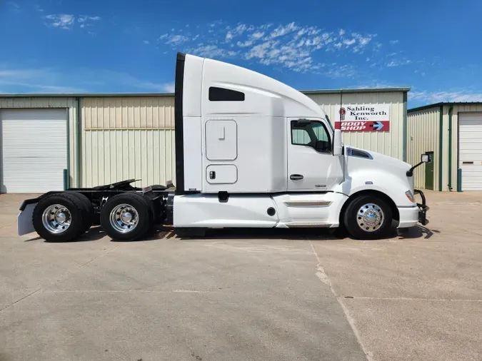 2022 Kenworth T680