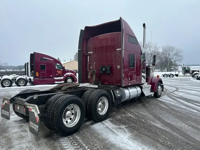 2021 Kenworth W900L