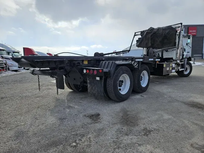 2019 MACK GU813