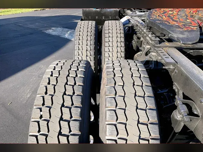 2022 INT LT625 6x4
