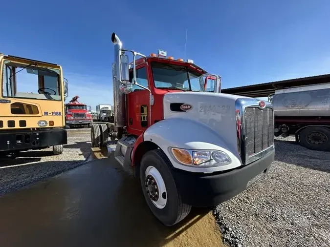 2010 PETERBILT 335