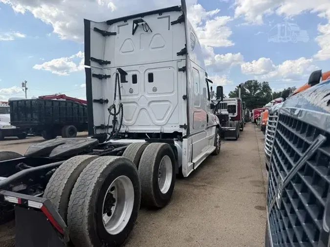 2016 FREIGHTLINER CASCADIA 1252baf8247c330a9c8879dab496f8db0e8