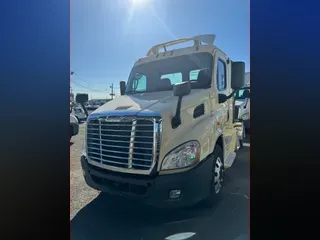 2017 FREIGHTLINER/MERCEDES CASCADIA 113