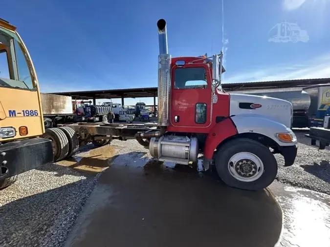 2010 PETERBILT 335