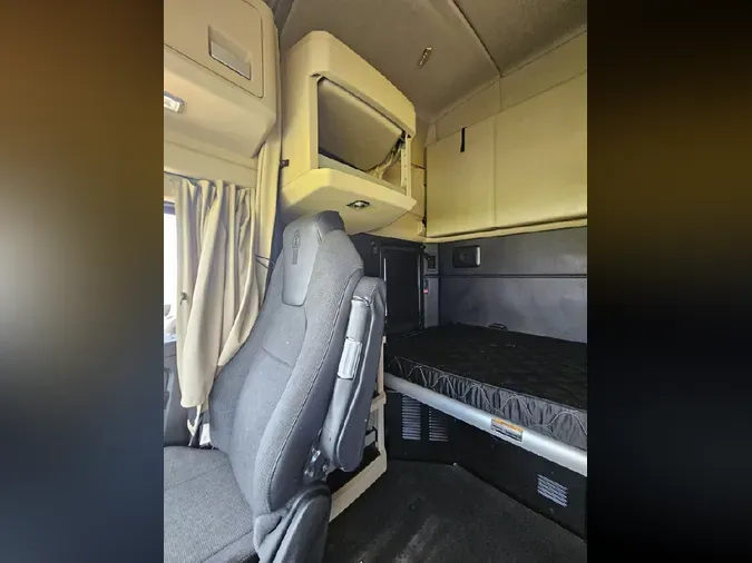 2022 KENWORTH T680