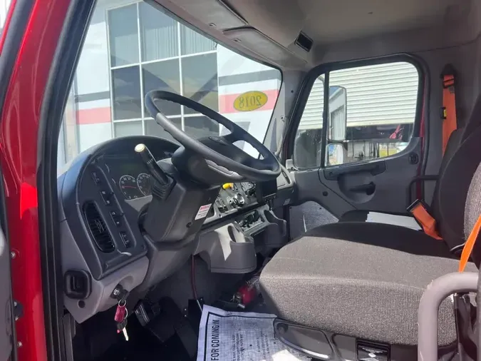 2018 FREIGHTLINER M2 106