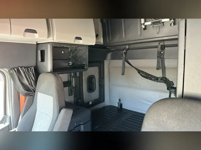 2020 Freightliner Cascadia