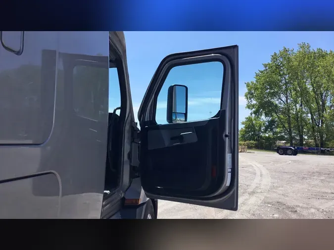 2022 Freightliner Cascadia 126