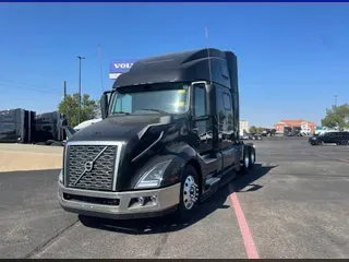 2025 VOLVO VNL64T860