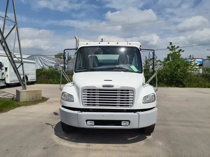 2018 FREIGHTLINER M2 106