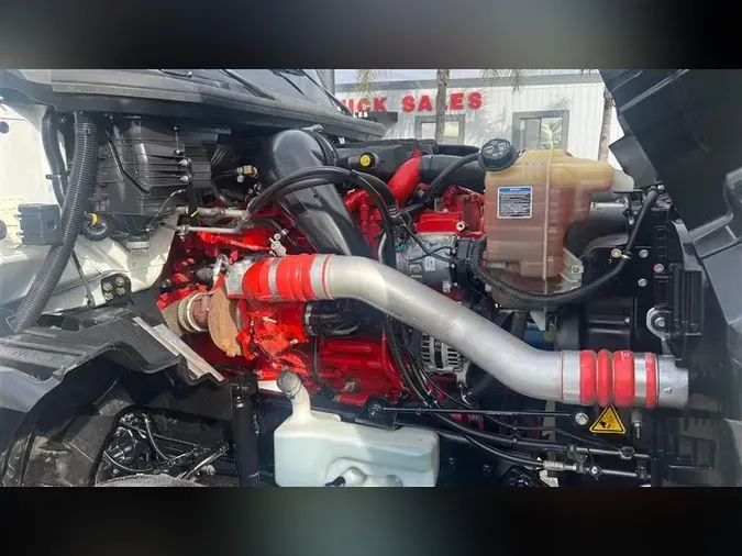 2021 INTERNATIONAL LT