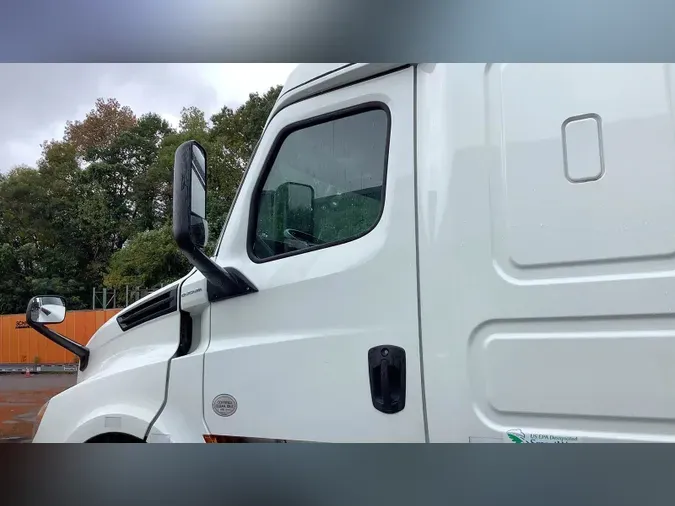 2019 Freightliner Cascadia 126