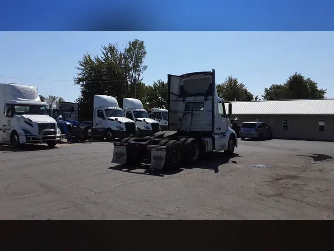 2018 Volvo VNL300