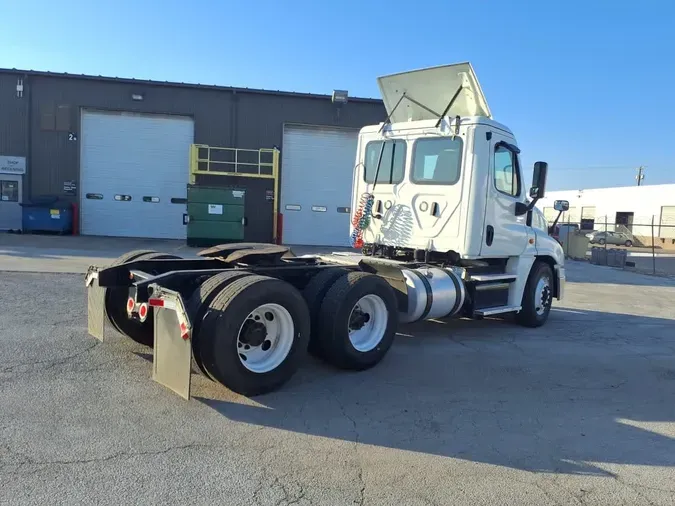 2018 FREIGHTLINER/MERCEDES CASCADIA 125