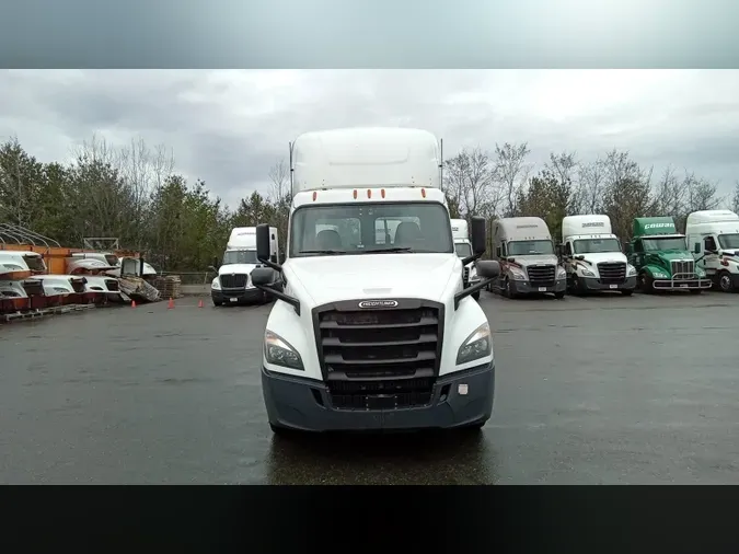 2020 Freightliner Cascadia 126