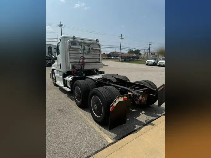 2020 FREIGHTLINER/MERCEDES CASCADIA 125