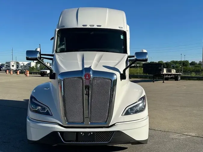 2025 Kenworth T680