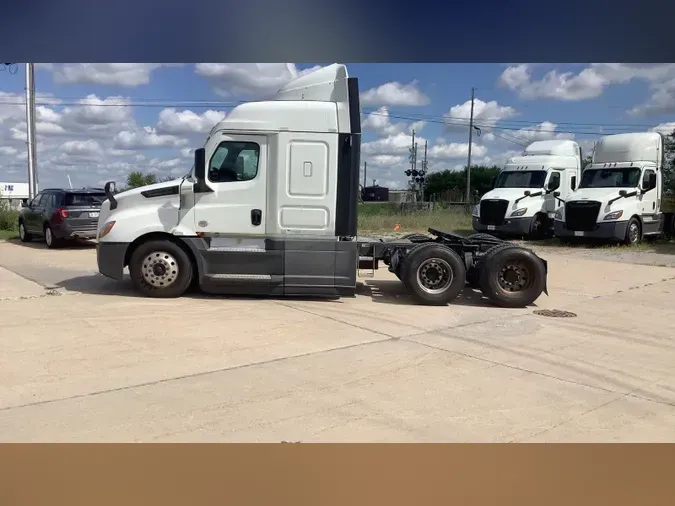 2021 Freightliner Cascadia 1262bc2d419e3b2cce985e6009d8acdfac3