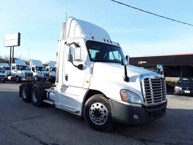 2017 FREIGHTLINER/MERCEDES CASCADIA 125