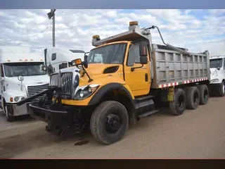 2011 INTERNATIONAL WORKSTAR 7600