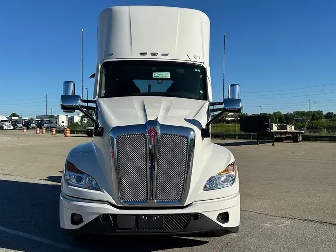 2024 Kenworth T680